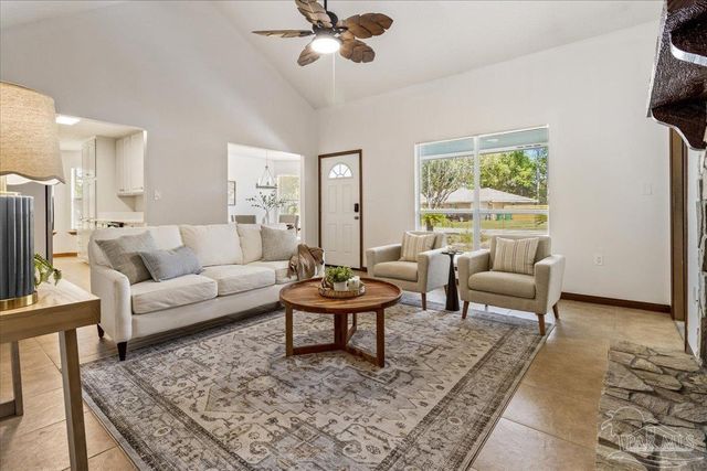 3009 Bob White Dr, Mary Esther, FL 32569