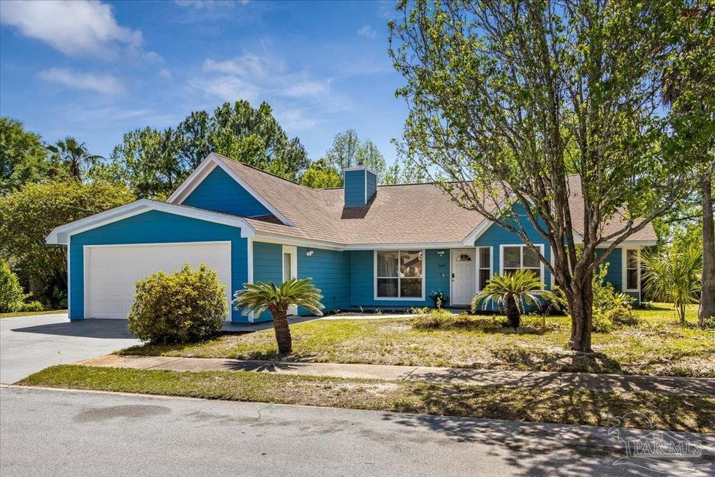 3009 Bob White Dr, Mary Esther, FL 32569