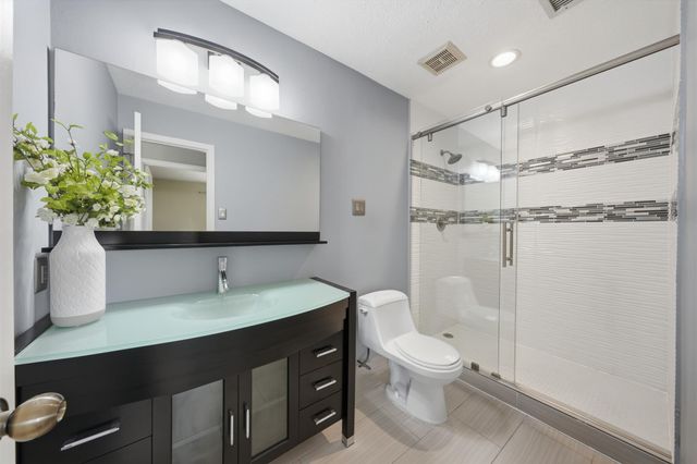 12207 Meadows Crest Drive, Stafford, TX 77477