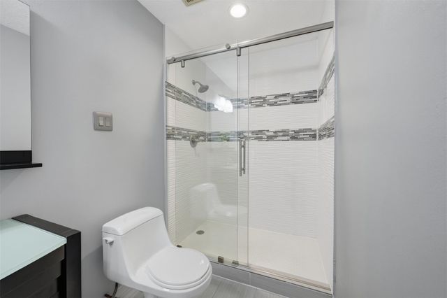 12207 Meadows Crest Drive, Stafford, TX 77477