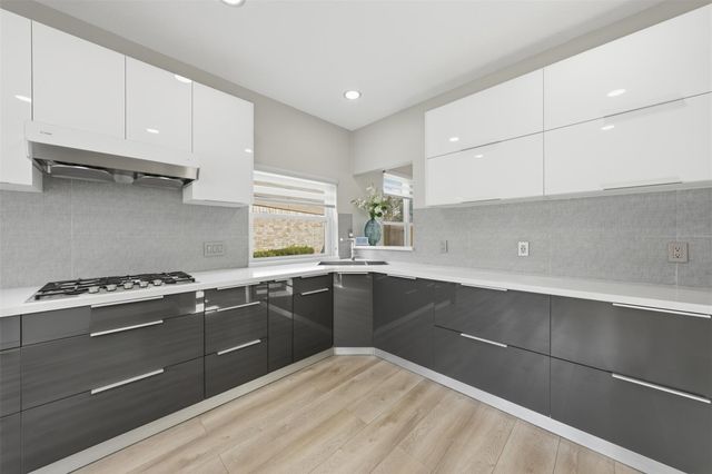 12207 Meadows Crest Drive, Stafford, TX 77477