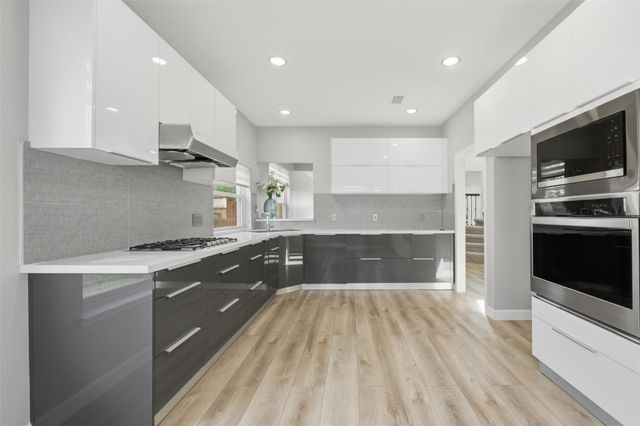 12207 Meadows Crest Drive, Stafford, TX 77477