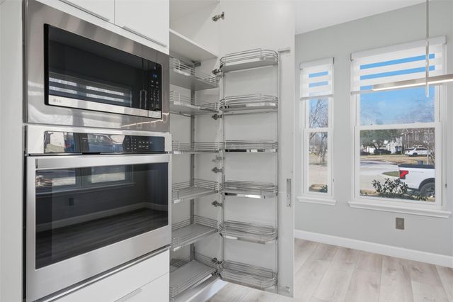 12207 Meadows Crest Drive, Stafford, TX 77477