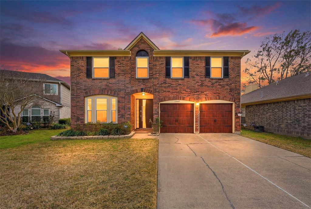 12207 Meadows Crest Drive, Stafford, TX 77477