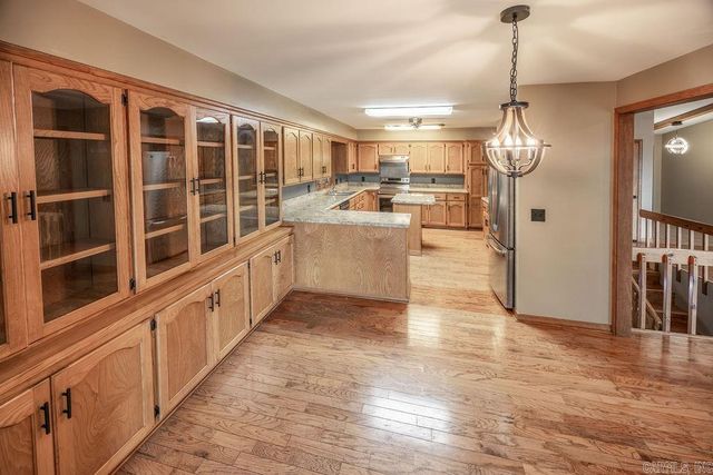 215 Pine Hill Rd, Fairfield Bay, AR 72088