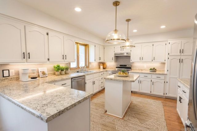 215 Pine Hill Rd, Fairfield Bay, AR 72088