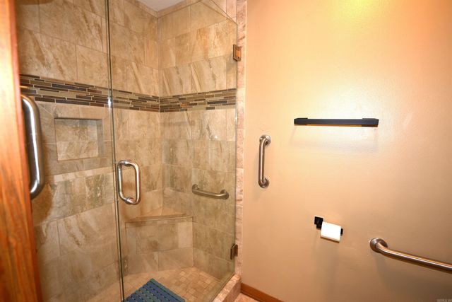 215 Pine Hill Rd, Fairfield Bay, AR 72088