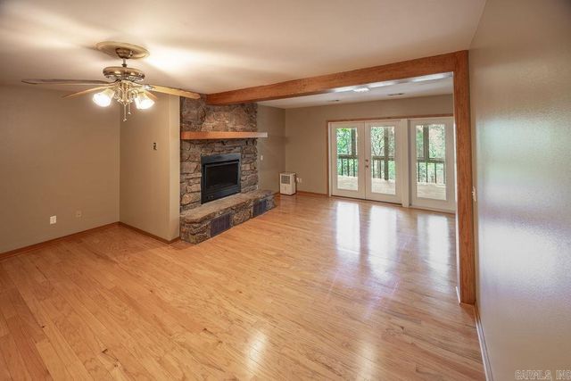 215 Pine Hill Rd, Fairfield Bay, AR 72088
