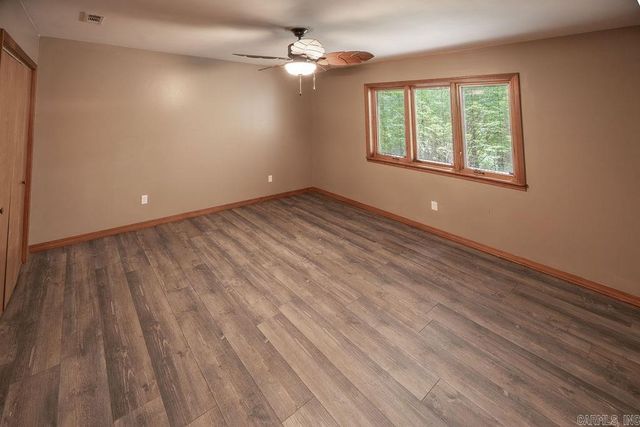 215 Pine Hill Rd, Fairfield Bay, AR 72088