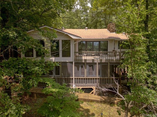 215 Pine Hill Rd, Fairfield Bay, AR 72088