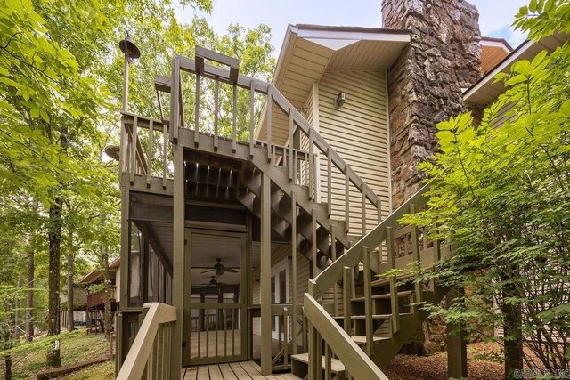 215 Pine Hill Rd, Fairfield Bay, AR 72088