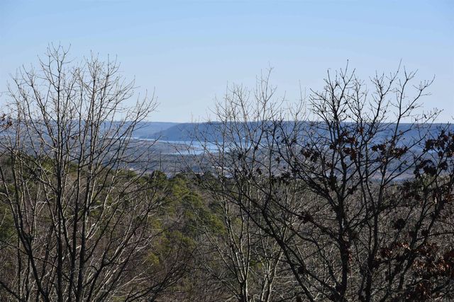215 Pine Hill Rd, Fairfield Bay, AR 72088