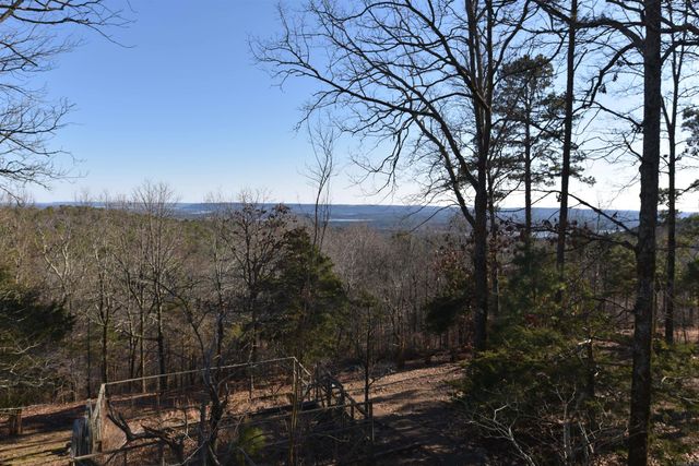 215 Pine Hill Rd, Fairfield Bay, AR 72088