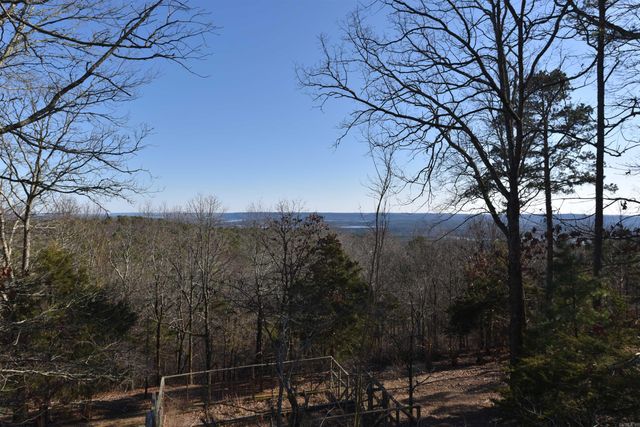 215 Pine Hill Rd, Fairfield Bay, AR 72088