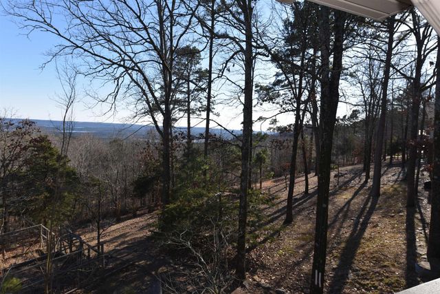215 Pine Hill Rd, Fairfield Bay, AR 72088