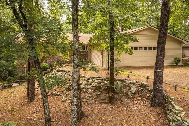 215 Pine Hill Rd, Fairfield Bay, AR 72088