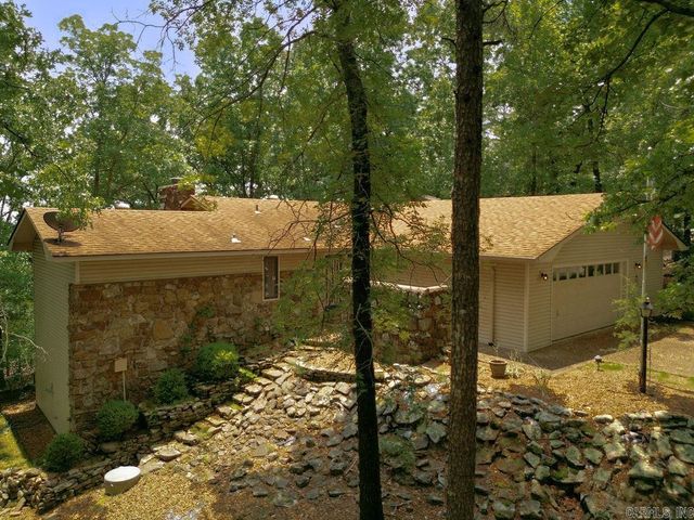 215 Pine Hill Rd, Fairfield Bay, AR 72088