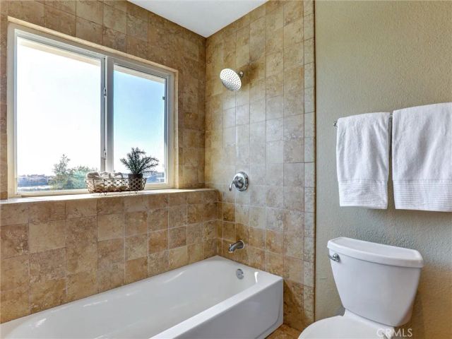 21095 Skylark Drive, Lake Forest, CA 92630