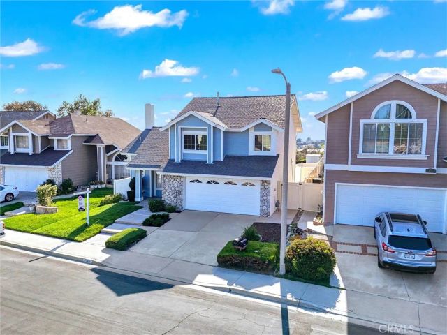 21095 Skylark Drive, Lake Forest, CA 92630