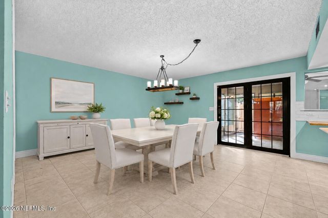 8203 SUTTON Place N, Jacksonville, FL 32217