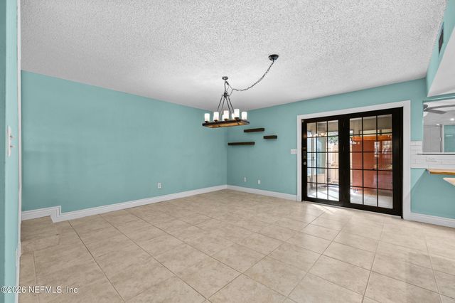 8203 SUTTON Place N, Jacksonville, FL 32217