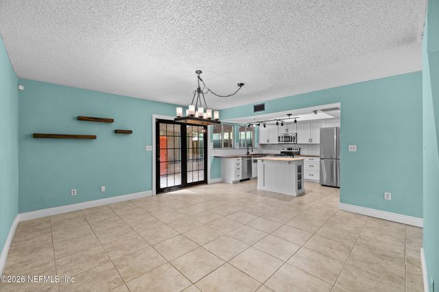 8203 SUTTON Place N, Jacksonville, FL 32217