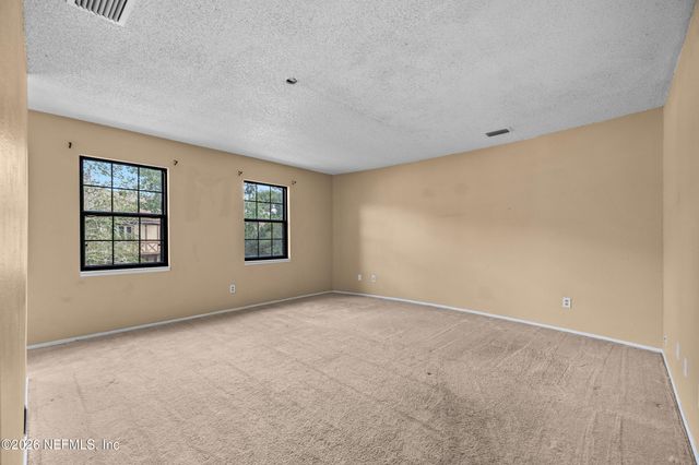 8203 SUTTON Place N, Jacksonville, FL 32217