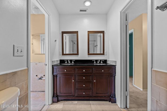 8203 SUTTON Place N, Jacksonville, FL 32217