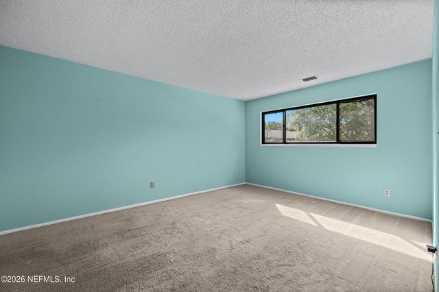 8203 SUTTON Place N, Jacksonville, FL 32217