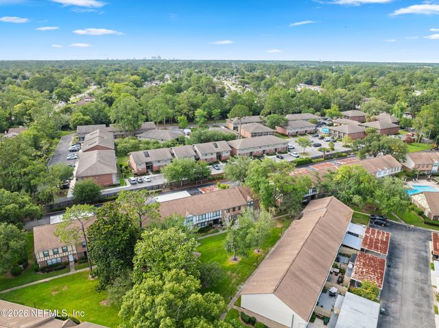 8203 SUTTON Place N, Jacksonville, FL 32217