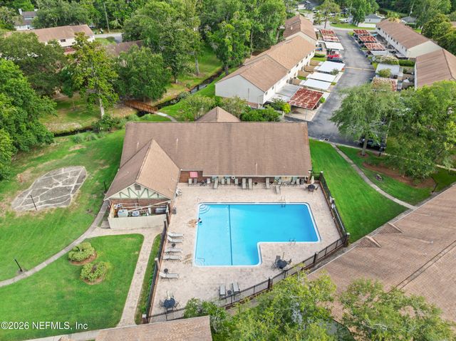 8203 SUTTON Place N, Jacksonville, FL 32217