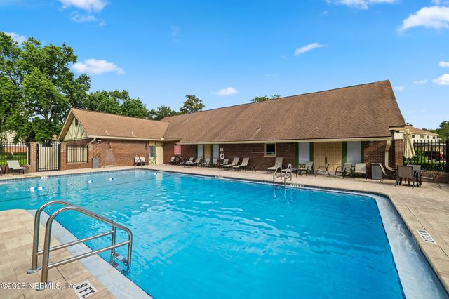 8203 SUTTON Place N, Jacksonville, FL 32217