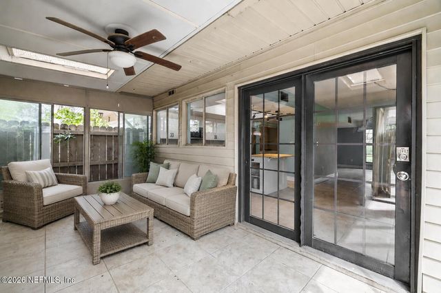 8203 SUTTON Place N, Jacksonville, FL 32217
