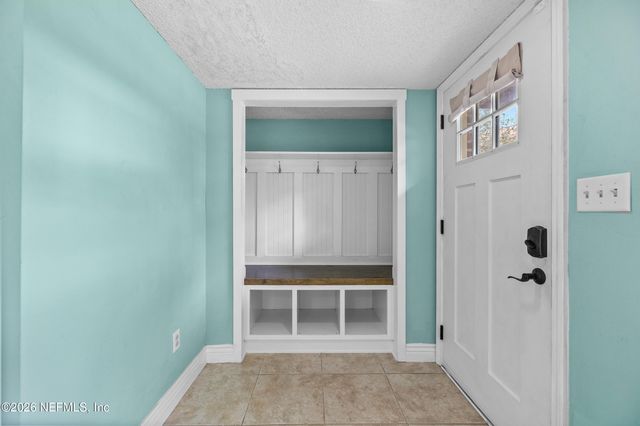8203 SUTTON Place N, Jacksonville, FL 32217