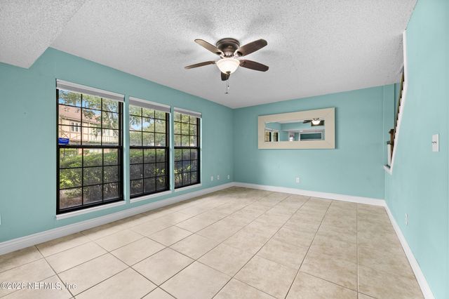 8203 SUTTON Place N, Jacksonville, FL 32217
