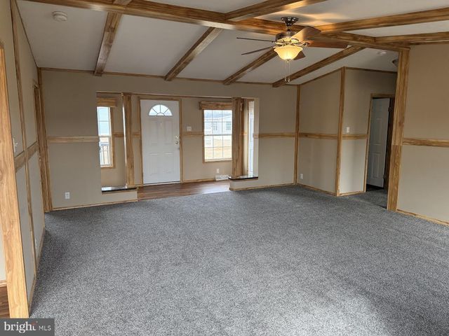 38 MAIZEFIELD DR, Shippensburg, PA 17257