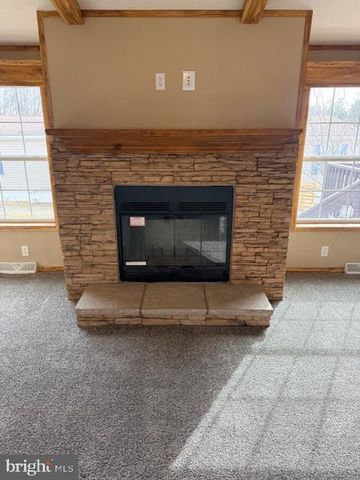 38 MAIZEFIELD DR, Shippensburg, PA 17257