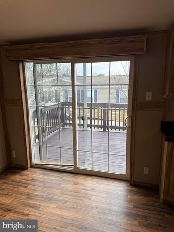 38 MAIZEFIELD DR, Shippensburg, PA 17257