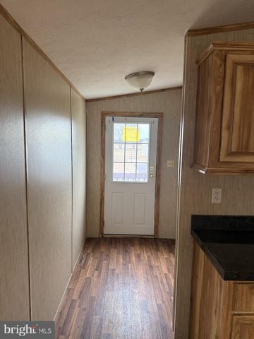 38 MAIZEFIELD DR, Shippensburg, PA 17257