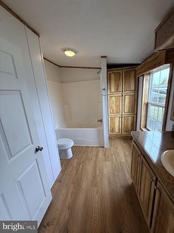 38 MAIZEFIELD DR, Shippensburg, PA 17257