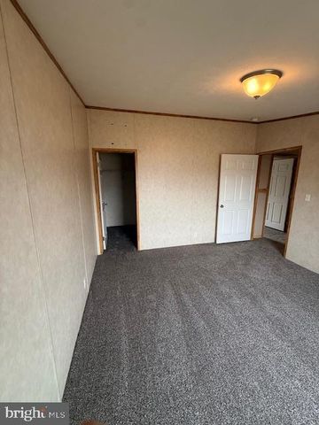 38 MAIZEFIELD DR, Shippensburg, PA 17257