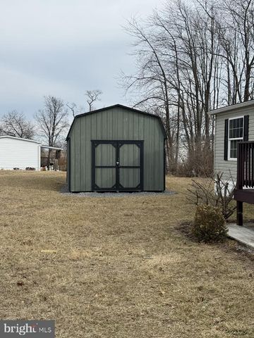 38 MAIZEFIELD DR, Shippensburg, PA 17257