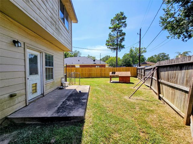 18339 Steele Point Drive, Crosby, TX 77532
