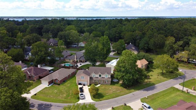18339 Steele Point Drive, Crosby, TX 77532