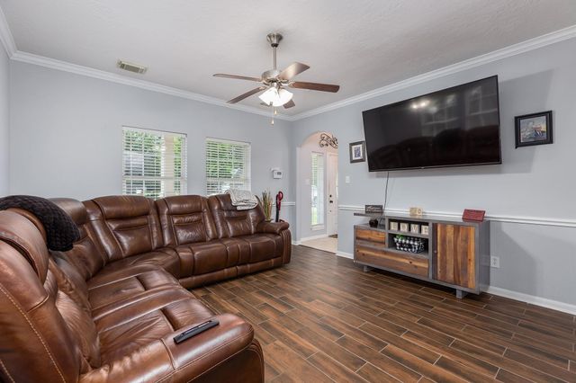 18339 Steele Point Drive, Crosby, TX 77532