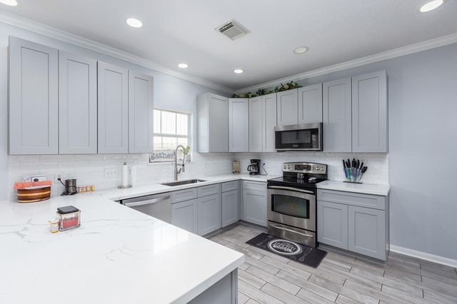 18339 Steele Point Drive, Crosby, TX 77532