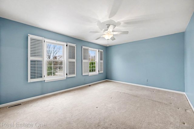 27940 White Plains, Farmington Hills, MI 48331