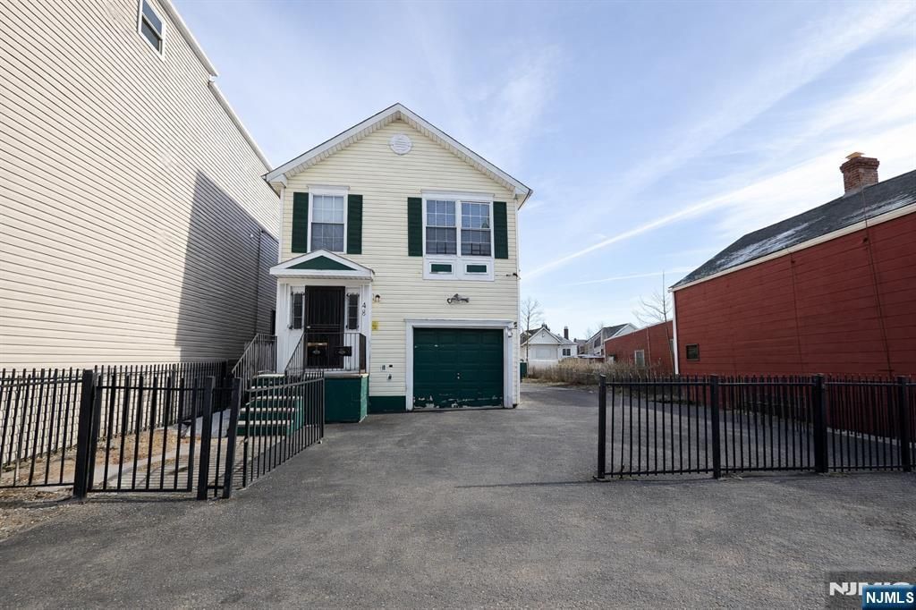 48-50 Holland Street, Newark, NJ 07103