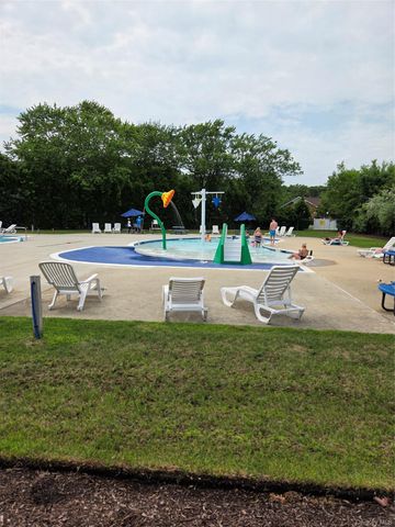 49 Fargo 49, Coram, NY 11727