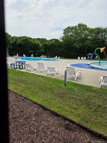 49 Fargo 49, Coram, NY 11727